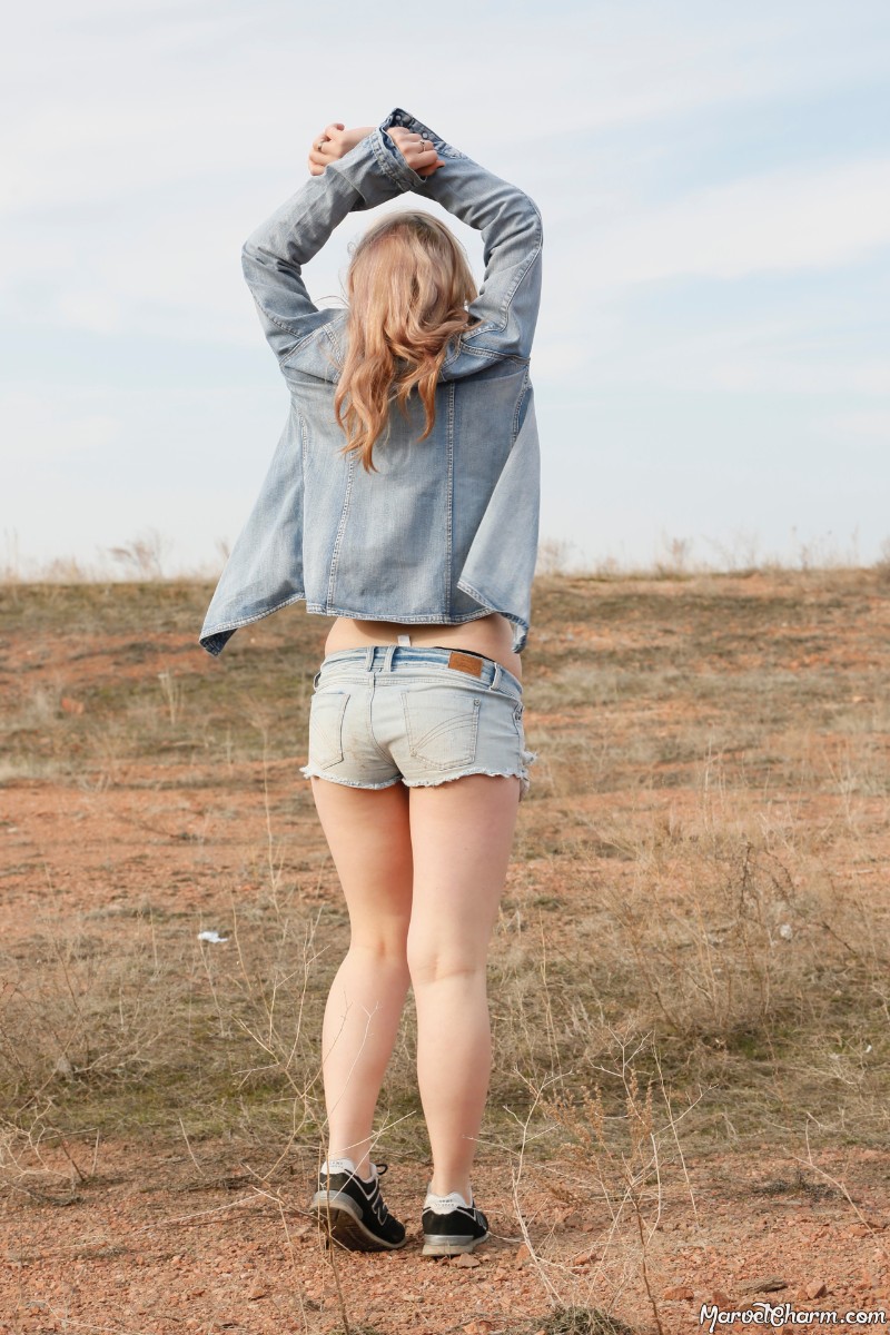 M-Charm-Rebecca – Denim Peek