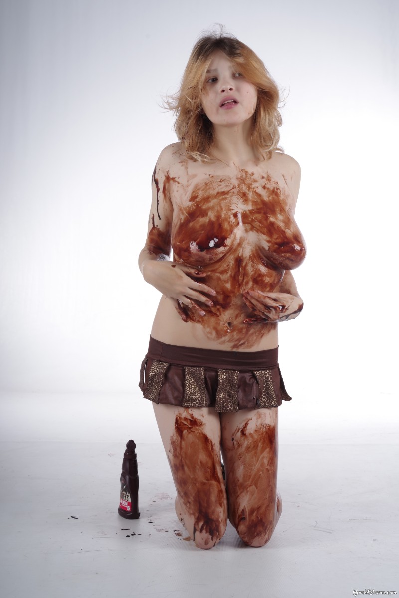 M-Charm-Lena – Chocolate Syrup
