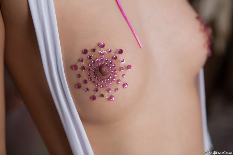 TeenMarvel – Freya – Glimmering