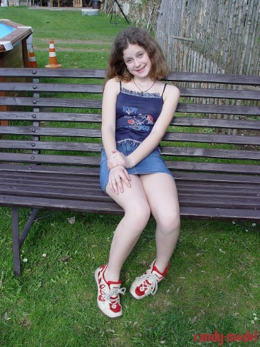 [Image: 3EQXGMjYlx.jpg]