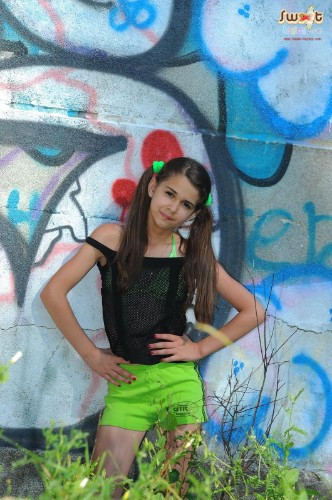 [Image: 3NKMRe7q5n.jpg]