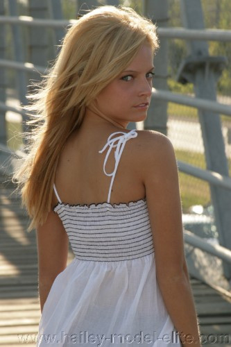 [Image: ABQp4LP7Qe.jpg]