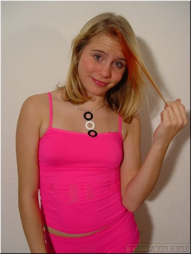 [Image: ABQp4LmYQe.jpg]