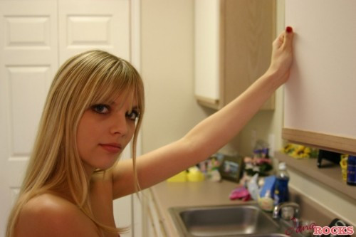 [Image: EGK7AJR8ld.jpg]