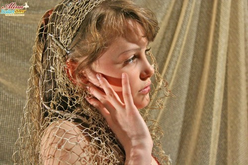 [Image: EGK7APAyld.jpg]