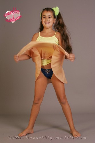 [Image: EGK7AYLald.jpg]