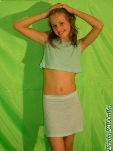 [Image: EGK7AYReld.jpg]