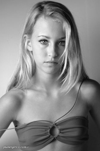 [Image: EOQJy1wYlJ.jpg]