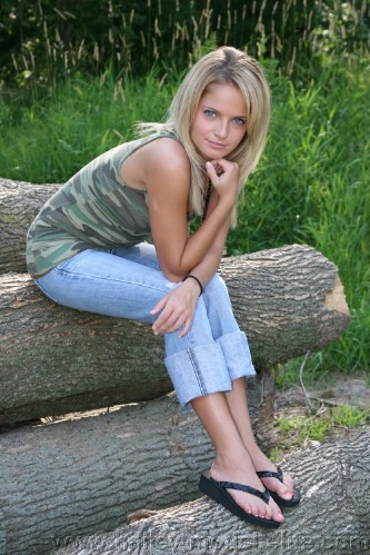 [Image: EOQJy4ZmlJ.jpg]