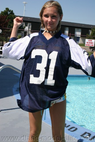 [Image: EOQJy4pglJ.jpg]