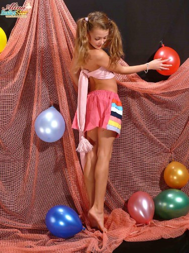 [Image: EOQJyMyelJ.jpg]