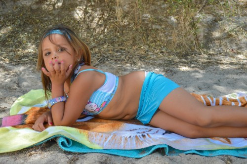 [Image: EOQJykALlJ.jpg]