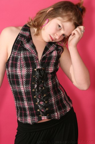 [Image: GdQyWA8B5y.jpg]