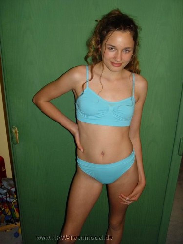 [Image: GdQyWMyD5y.jpg]