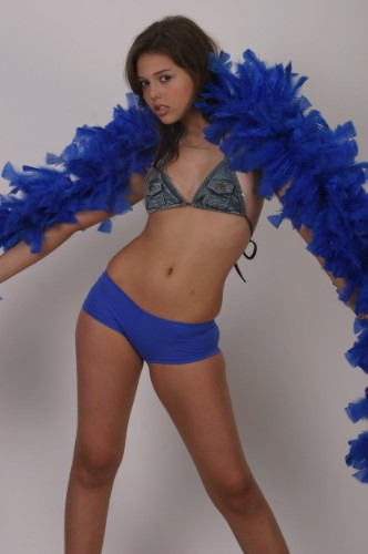 [Image: RP5YmxP75D.jpg]