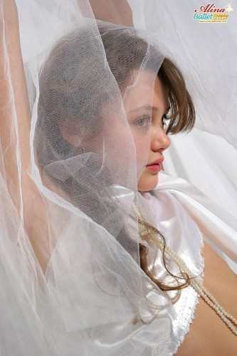 [Image: b6Qk4V4YKk.jpg]