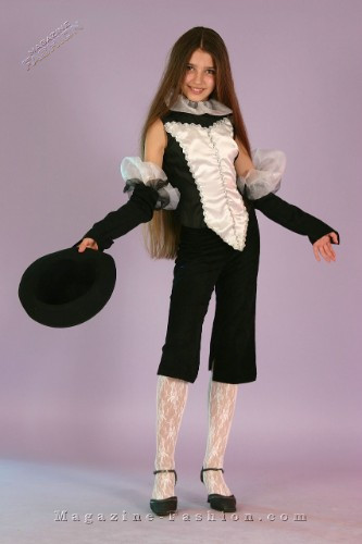 [Image: jmQWA0wk5W.jpg]