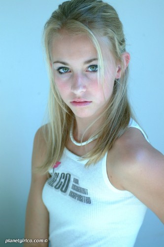 [Image: jmQWA6E75W.jpg]