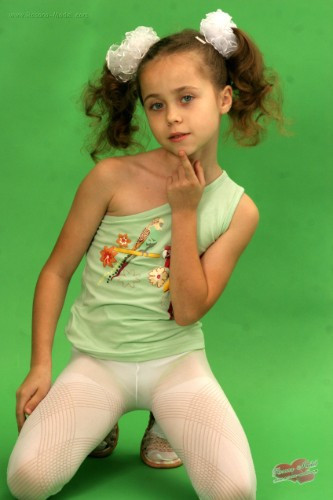 [Image: nR53A4pLQq.jpg]