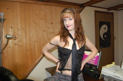 [Image: pwQL20Ez5G.jpg]