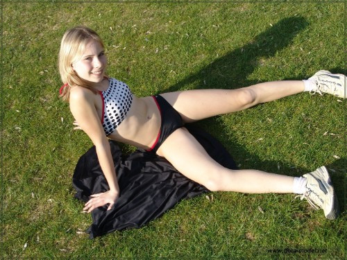 [Image: q35D842O5J.jpg]