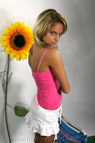 [Image: q35D89k45J.jpg]