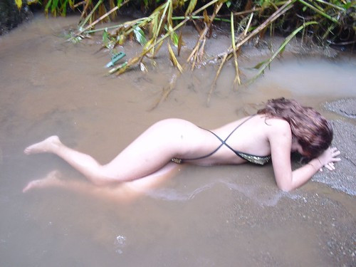 [Image: q35D8r9e5J.jpg]