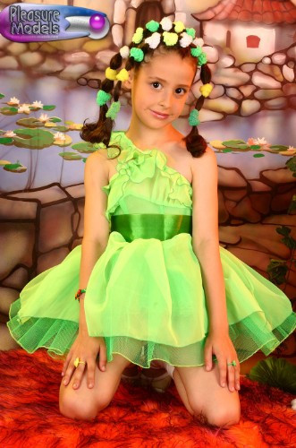 [Image: qxQPnEeP54.jpg]