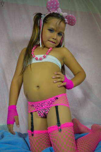 [Image: qxQPnWpB54.jpg]