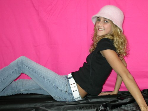 [Image: rPK2AkomQv.jpg]