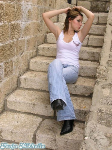 [Image: vVlo4ye6Qd.jpg]