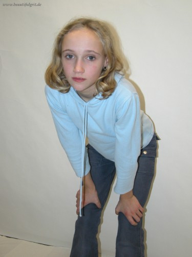 [Image: wnKGrqO7QZ.jpg]