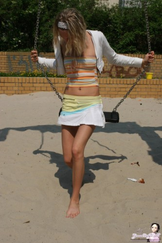 [Image: x2lNo3VEQR.jpg]