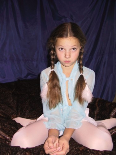 [Image: x2lNoeeDQR.jpg]