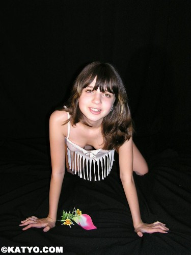 [Image: x2lNog3EQR.jpg]