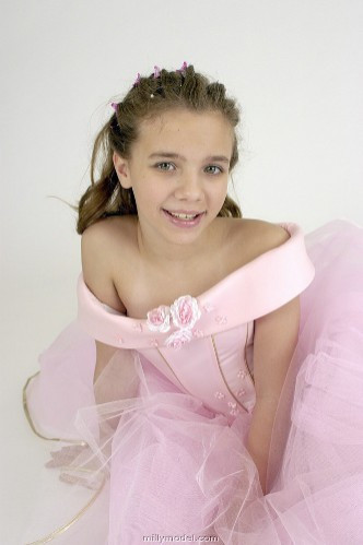 [Image: x2lNogLEQR.jpg]