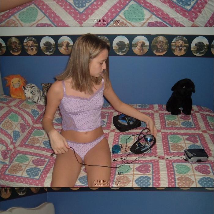 [Image: qgle09Yo5G.jpg]