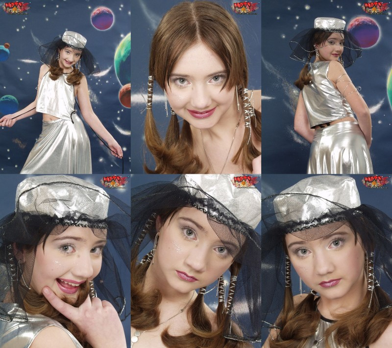 [Image: EGK7AoJkld.jpg]