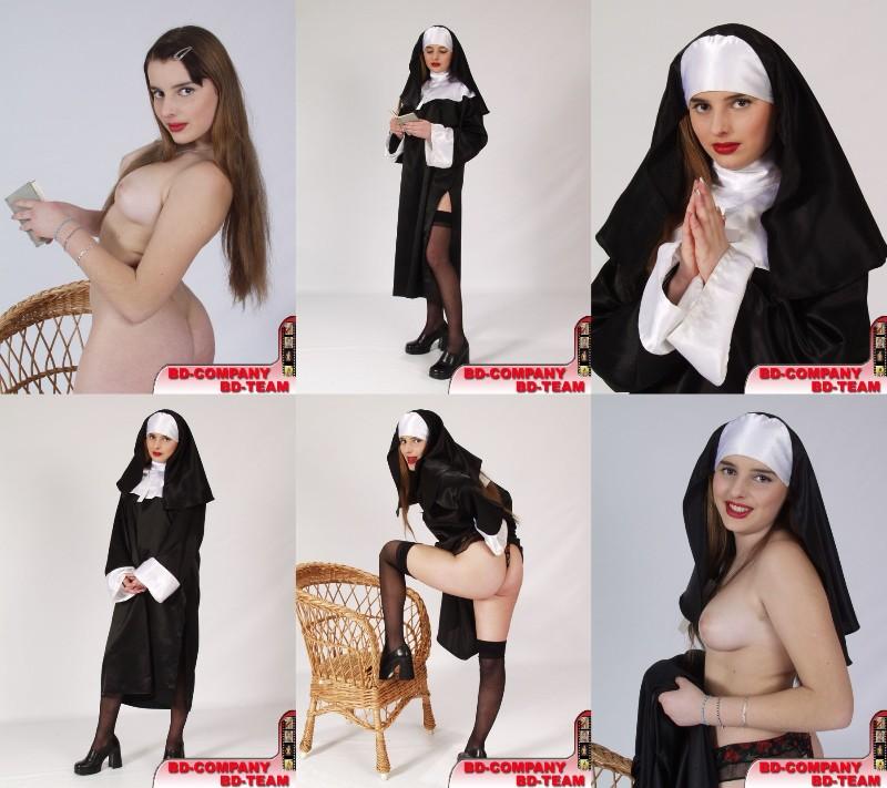 [Image: jmQWe0q05W.jpg]