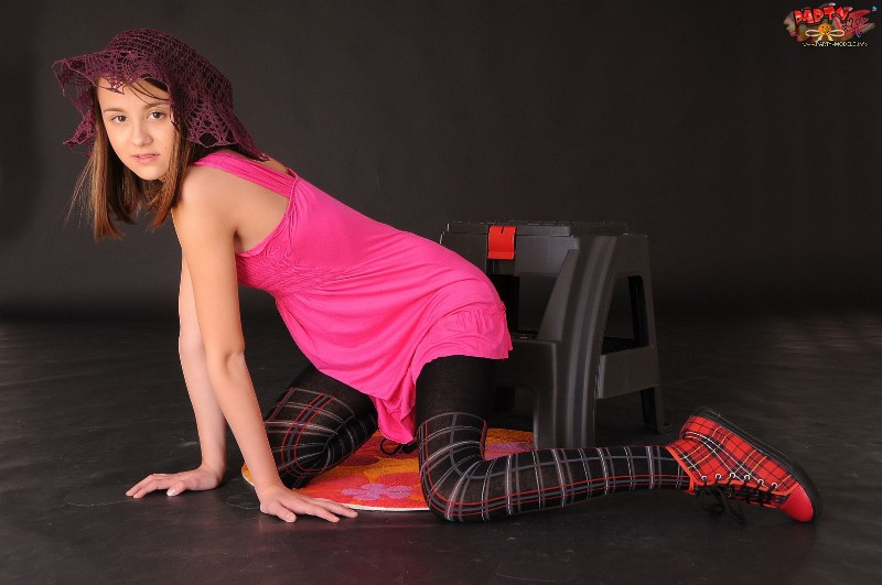 [Image: k2lBAg6n5r.jpg]