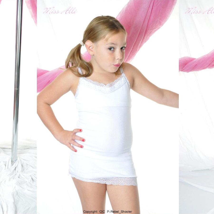 [Image: LW5VPJrgQ4.jpg]