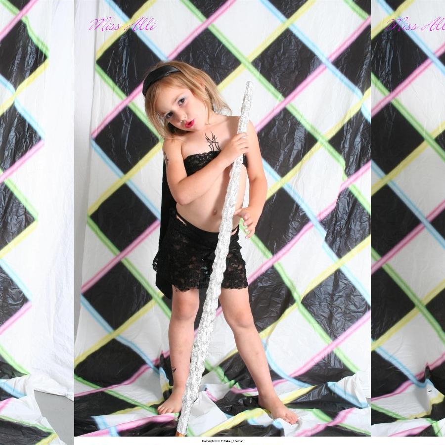 [Image: nR53BkVjKq.jpg]