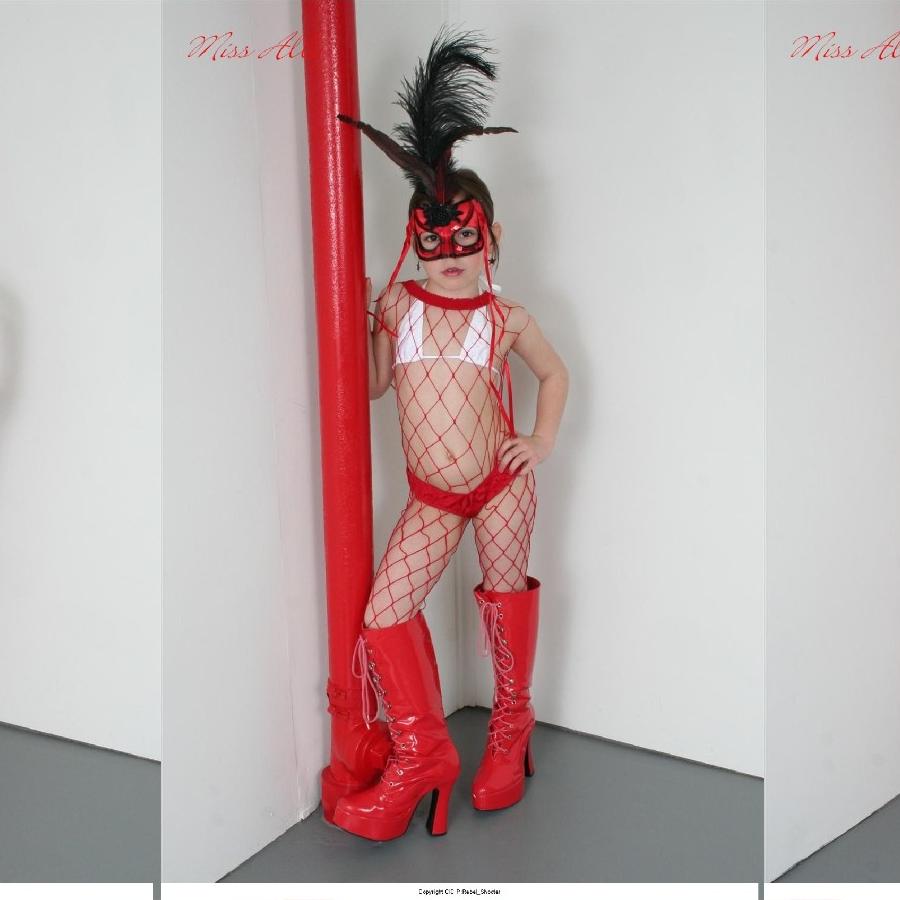 [Image: vBlmyP6Nla.jpg]