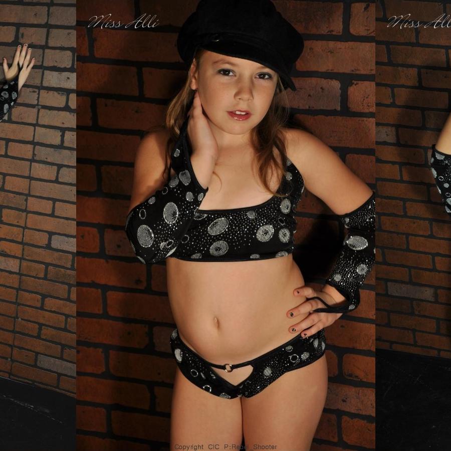 [Image: z3ldyb8OQA.jpg]